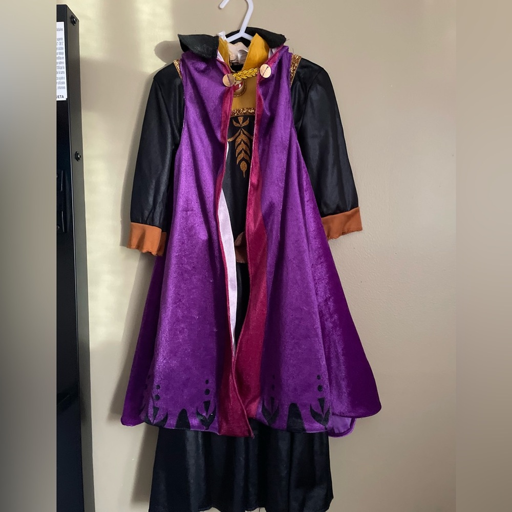 Disney frozen 2 Anna dress. Girls size s (4-6)
